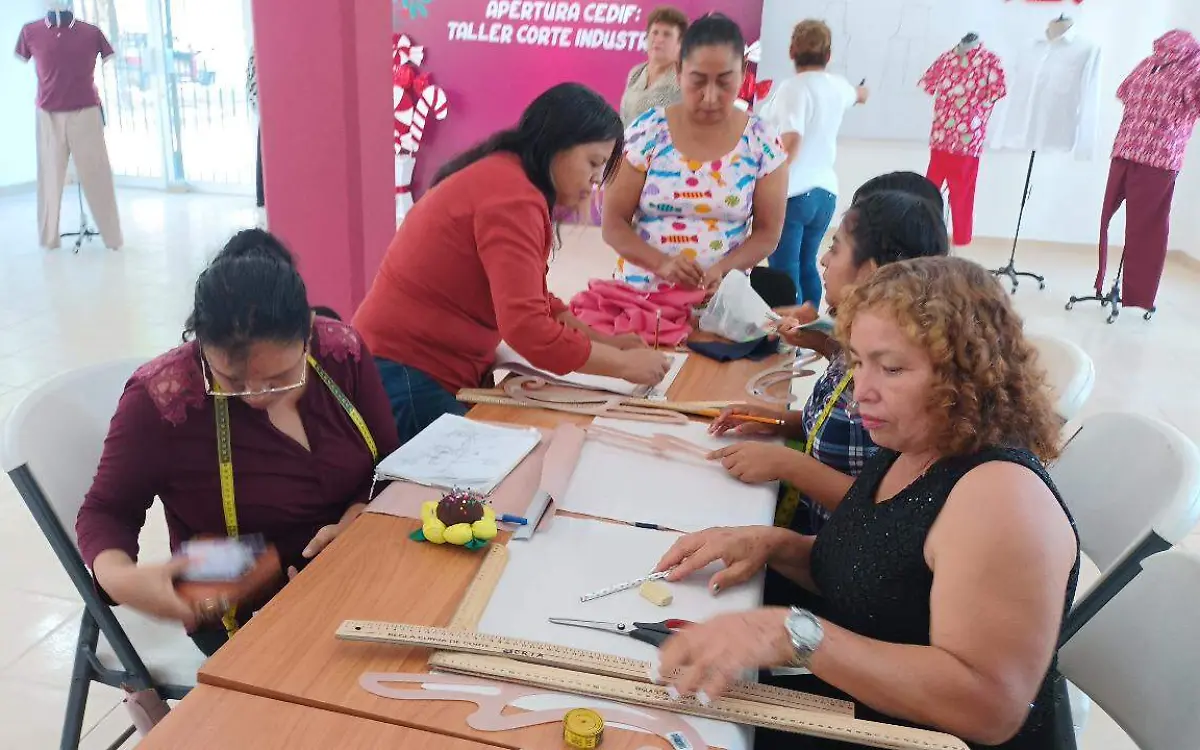 Inauguran el primer taller de corte y confección en Altamira Miguel Díaz (3)